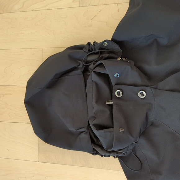 NAU Jacket - Picture 2 of 4